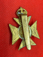 Lade das Bild in den Galerie-Viewer, Original British Army WW1 BUCKINGHAMSHIRE Battalion Cap Badge

