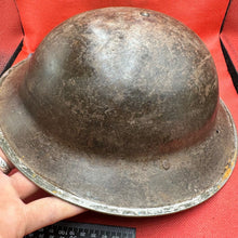 Lade das Bild in den Galerie-Viewer, British Army Mk2 Brodie Helmet - Original WW2 - South African Manufactured
