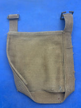 Charger l&#39;image dans la galerie, WW2 British Army / RAF 37 Pattern Webbing Water Bottle Carrier Harness Original
