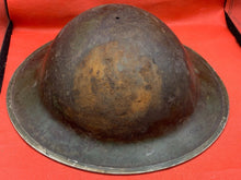 Lade das Bild in den Galerie-Viewer, Britischer Armee-Mk2-Brodie-Helm – Original aus dem 2. Weltkrieg – südafrikanische Herstellung 
