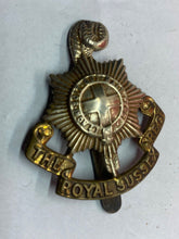 Charger l&#39;image dans la galerie, Original British Army - The Royal Sussex Regiment Cap Badge
