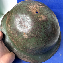 Charger l&#39;image dans la galerie, WW1 / WW2 British Army Mk1* - Original British Army Combat Helmet
