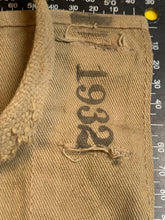 Load image into Gallery viewer, Original WW2 US Army M1928 Haversack Pack Tail
