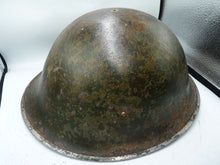 Lade das Bild in den Galerie-Viewer, Mk3 Kanadische / Britische Armee Original WW2 Schildkrötenhelm mit hoher Niete 
