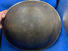 Charger l&#39;image dans la galerie, Original WW2 British Army / Canadian Army Mk3 Turtle Combat Helmet
