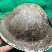 Charger l&#39;image dans la galerie, British Army Mk2 Brodie Helmet - Original WW2 - South African Manufactured
