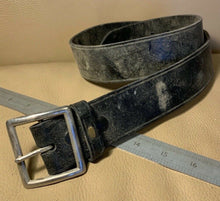 Lade das Bild in den Galerie-Viewer, Black Leather Pistol Shooting Belt - Bianchi B8 - Size 32&quot; Max
