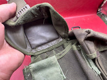 Lade das Bild in den Galerie-Viewer, Genuine British Army Combat Pouch
