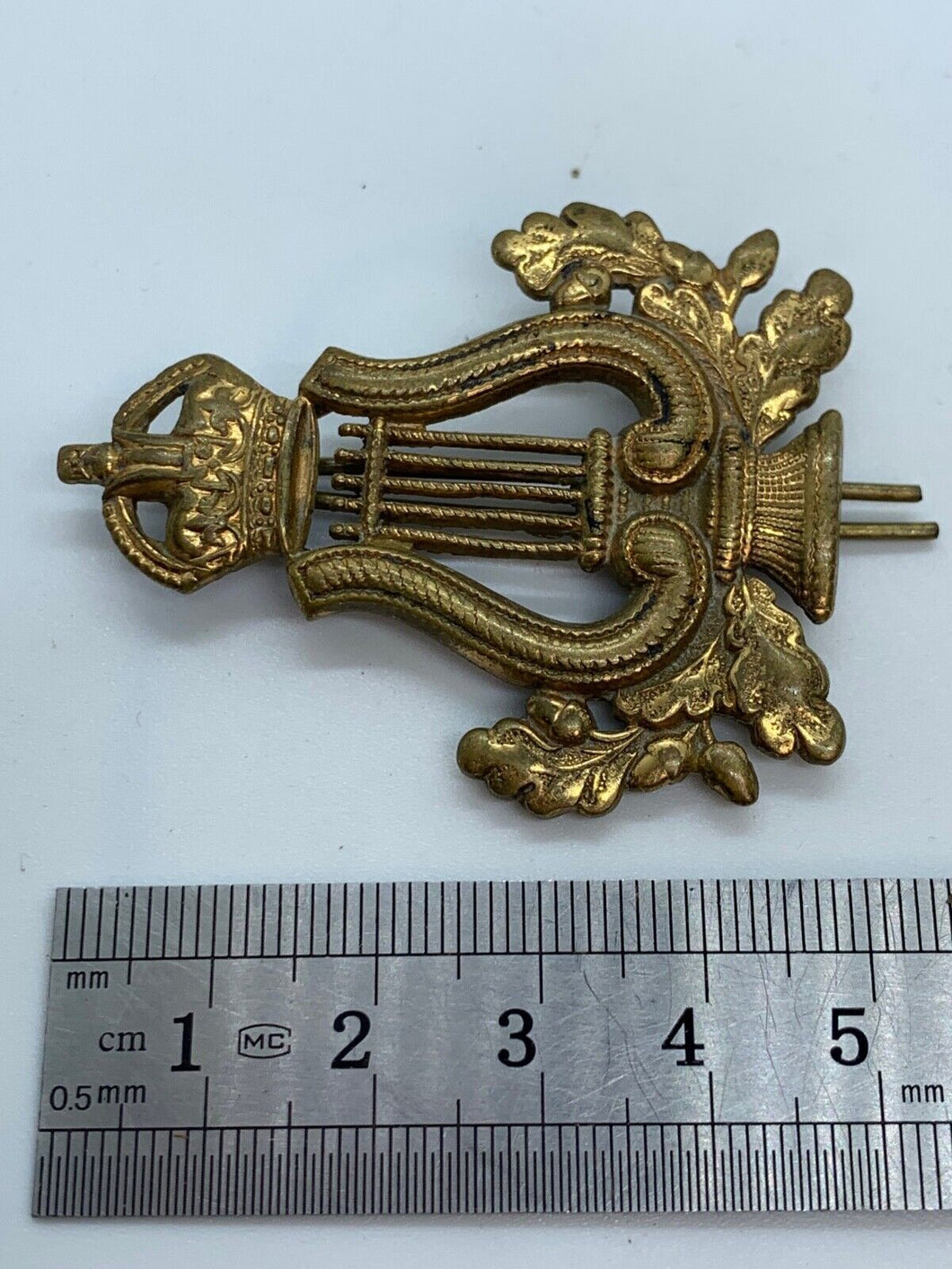 Original WW2 British Army Musicians Kings Crown Brass Cap Badge