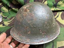 Charger l&#39;image dans la galerie, British / Canadian Army Mark 3 Turtle Helmet - Original WW2 Combat Helmet
