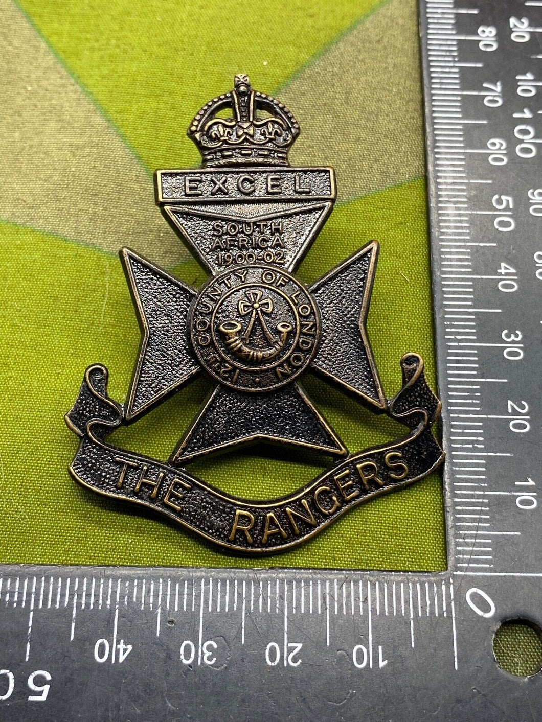 WW1 / WW2 THE RANGERS Blackened Kings Crown Cap Badge