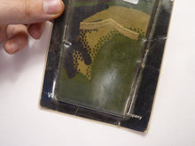 Lade das Bild in den Galerie-Viewer, DPM Rank Slides / Epaulette Pair Genuine British Army - Lance Corporal in Box
