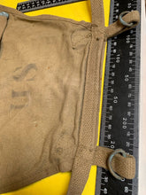 Lade das Bild in den Galerie-Viewer, Original WW2 US Army M1928 Haversack Pack Tail - 1942 Dated
