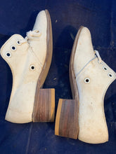 Charger l&#39;image dans la galerie, Original WW2 British Army Women&#39;s White Summer Shoes - ATS WAAF - Size 220s #4
