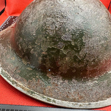 Lade das Bild in den Galerie-Viewer, Britischer Armee-Mk2-Brodie-Helm – Original aus dem 2. Weltkrieg – südafrikanische Herstellung 
