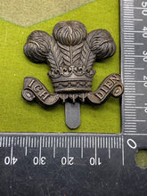 Load image into Gallery viewer, WW1 The Wiltshire Yeomanry – Officer’s Bronze Cap Badge
