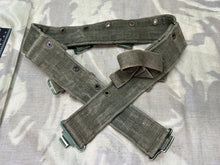 Charger l&#39;image dans la galerie, Original WW2 British Army 44 Pattern Soldiers Belt - 36&quot; Waist
