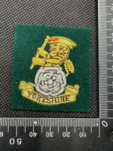 Lade das Bild in den Galerie-Viewer, British Army Yorkshire Regiment Bullion Cap / Beret / Blazer Badge - UK Made
