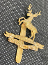 Load image into Gallery viewer, Original British Army WW1 HUNTINGDONSHIRE REGIMENT Cap Badge
