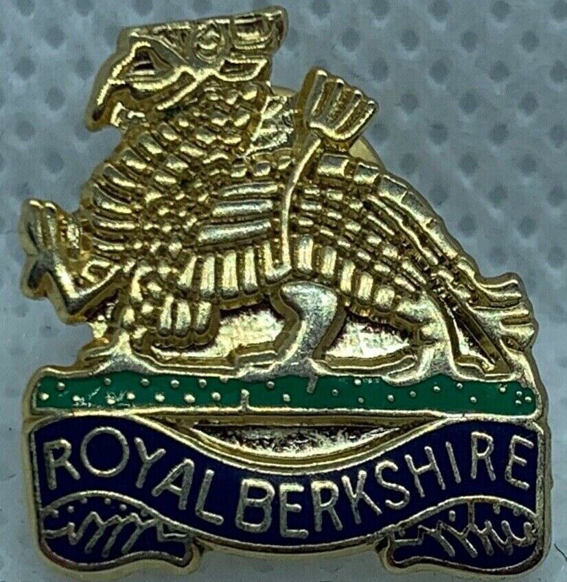 Royal Berkshire - NEW British Army Military Cap/Tie/Lapel Pin Badge #65 - The Militaria Shop