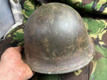 Lade das Bild in den Galerie-Viewer, British / Canadian Army Mark 3 Turtle Helmet - Original WW2 Combat Helmet
