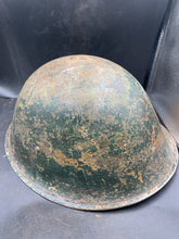 Lade das Bild in den Galerie-Viewer, British / Canadian Army WW2 Mk3 Turtle Helmet - Complete with Liner
