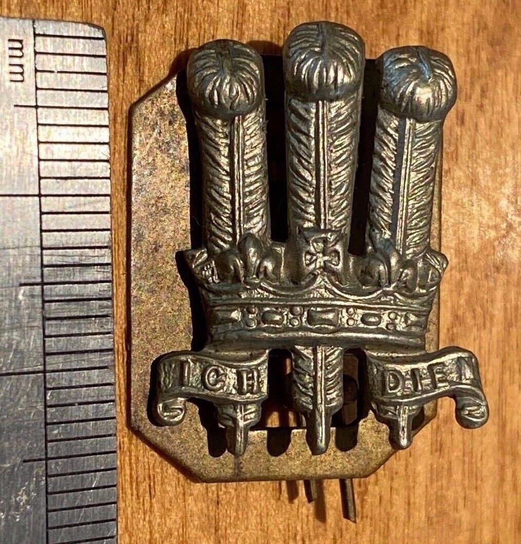 British Army Victoran Era Prince of Wales's white metal collar badge UNKNOWN B22
