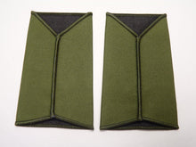 Charger l&#39;image dans la galerie, OD Green Rank Slides / Epaulette Pair Genuine British Army - RHA Lance Corporal
