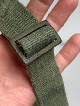 Charger l&#39;image dans la galerie, Original WW2 British Army 44 Pattern Shoulder Strap - 1945 Dated
