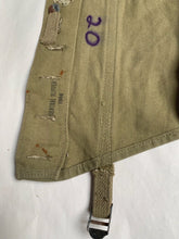 Lade das Bild in den Galerie-Viewer, Original WW2 US Army M1928 Haversack Pack Tail - 1944 Dated
