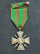 Charger l&#39;image dans la galerie, Original WW1 French Army Croix de Guerre Medal - 1914-1917
