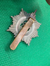 Load image into Gallery viewer, Original WW1 / WW2 British Army Worcestershire Regiment Cap Badge
