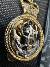 Load image into Gallery viewer, Genuine British Royal Navy Petty Officer PO Cap / Beret Badge - NEW OLD STOCK
