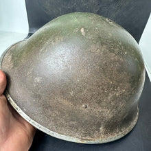 Charger l&#39;image dans la galerie, Original WW2 British / Canadian Army Mk3 Combat Helmet &amp; Liner
