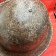 Lade das Bild in den Galerie-Viewer, British Army Mk2 Brodie Helmet - Original WW2 - South African Manufactured
