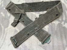 Charger l&#39;image dans la galerie, Original WW2 British Army 44 Pattern Soldiers Belt - 36&quot; Waist
