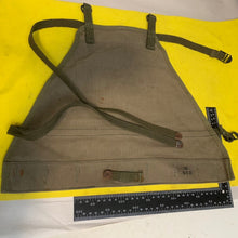 Lade das Bild in den Galerie-Viewer, Original WW2 US Army M1928 Haversack Pack Tail - 1944 Dated
