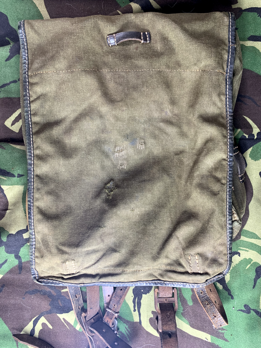 Rucksack aus Segeltuch und Leder der deutschen Armee/Wehrmacht aus dem 2. Weltkrieg 