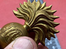 Load image into Gallery viewer, British Army WW1 / WW2 Honourable Artillery Company Cap Badge with Rear Slider.
