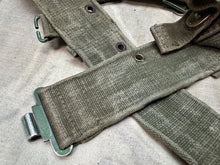 Charger l&#39;image dans la galerie, Original WW2 British Army 44 Pattern Soldiers Belt - 36&quot; Waist
