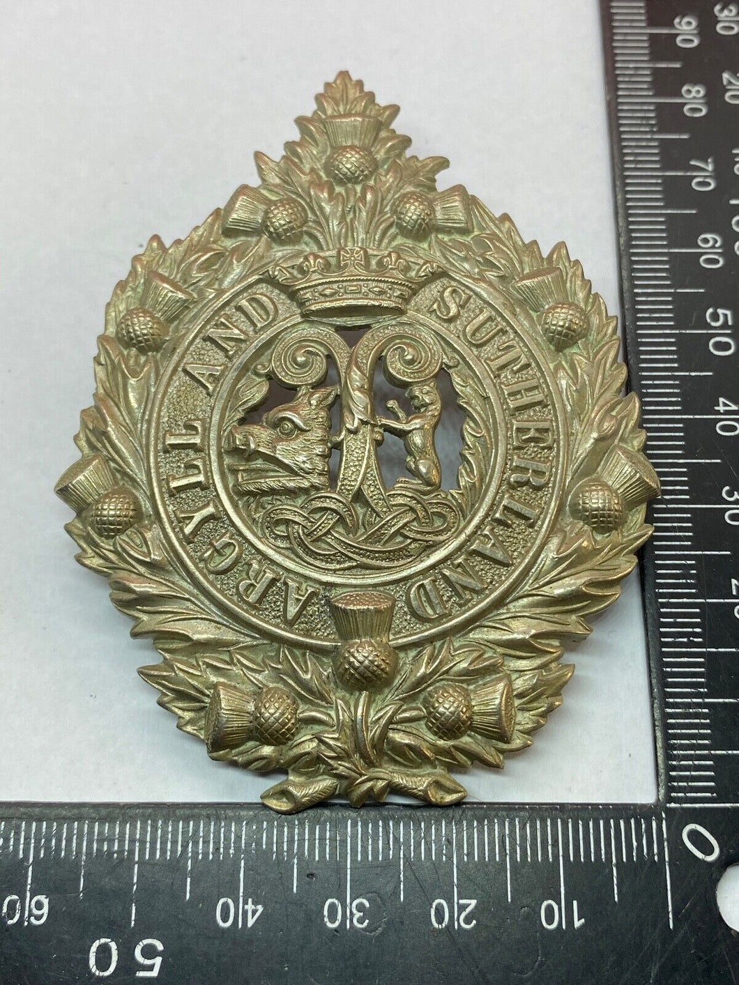 Original WW1 / WW2 British Army Argyl & Sutherland Highlanders Rgmt Cap Badge