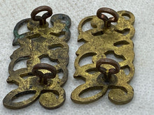 Load image into Gallery viewer, WW1 pair of Royal Army Pay Corps RAPC - brass shoulder titles.
