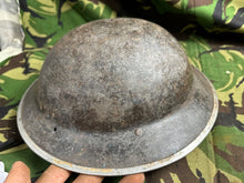 Lade das Bild in den Galerie-Viewer, British Army Mk2 Brodie Helmet - Original WW2 - South African Manufactured
