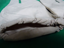 Load image into Gallery viewer, Original WW2 British Army Gunners Winter White Gloves
