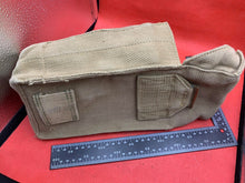 Charger l&#39;image dans la galerie, Original WW2 British Army 37 Pattern Bren Rear Auxiliary Pouch - Dated 1941
