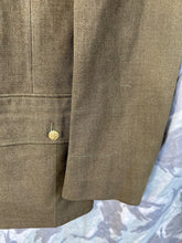 Lade das Bild in den Galerie-Viewer, Original US Army WW2 Class A Uniform Jacket - 39&quot; Regular Chest - 1942 Dated
