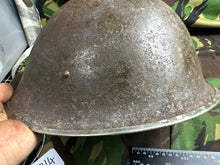 Charger l&#39;image dans la galerie, British / Canadian Army Mark 3 Turtle Helmet - Original WW2 Combat Helmet
