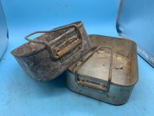 Lade das Bild in den Galerie-Viewer, Original WW2 British Army Soldiers Mess Tin Set - Two Piece - Fold Out Handles
