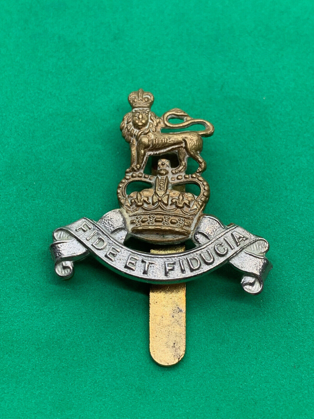 British Army Pay Corps Regiment Cap Badge Queens Crown