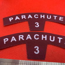 Load image into Gallery viewer, Pair of WW2 Style Printed Parachute Regiment No.3 Shoulder Titles - Reproduction
